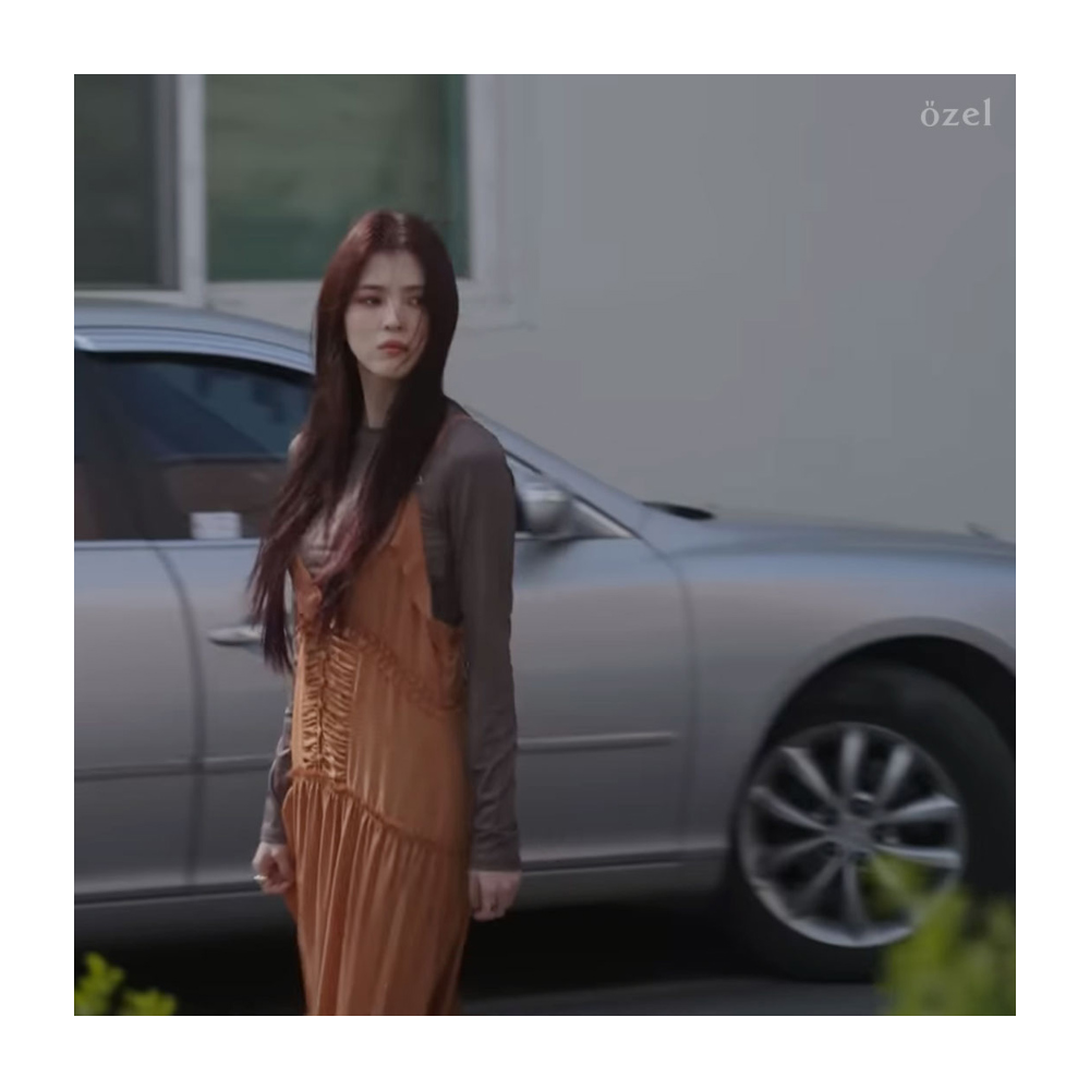 한소희 wearing PB003R
